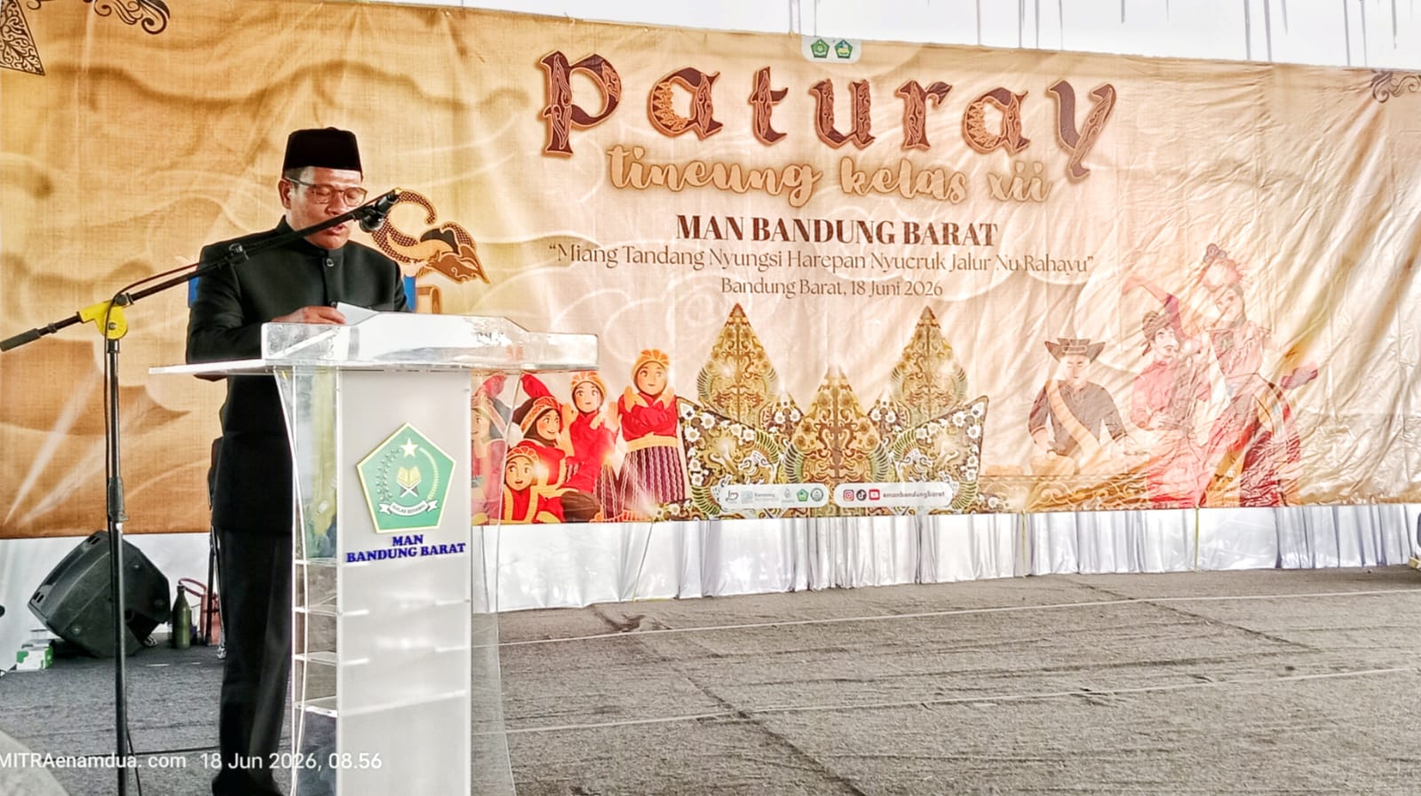 MAN Bandung Barat Lepas 337 Siswa dalam Acara Paturay Tineung