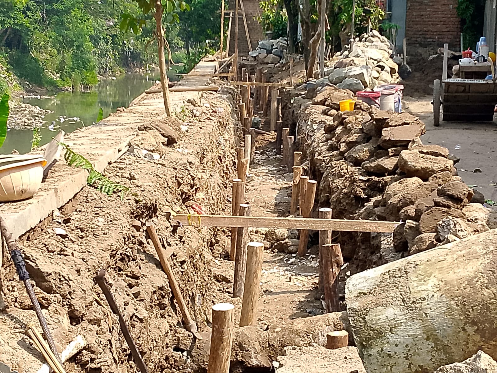 Diduga Proyek BBWS di Kelurahan Drajat, Kecamatan Kesambi, Kota Cirebon Menuai Sorotan