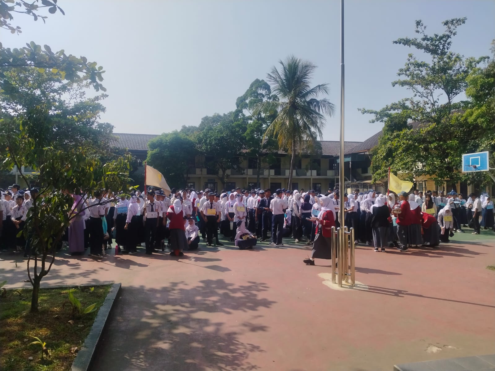 Suasana Ceria dan Edukatif Warnai Hari Pertama MPLS di SMAN 1 Baleendah. 