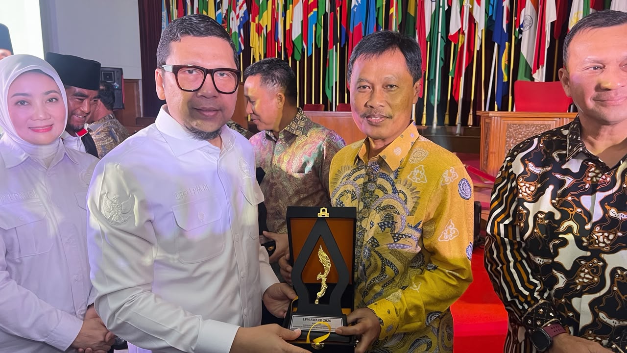 Wali Kota Cirebon Raih LPM Award 2026, Komitmen Pemberdayaan Masyarakat Mendapat Apresiasi Nasional