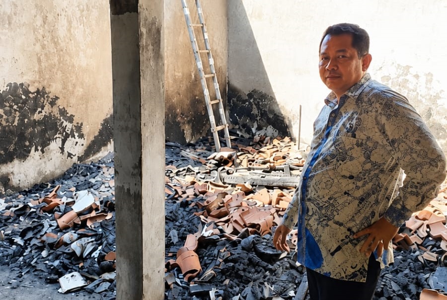 Kadisdik Kota Cirebon Tinjau Rumah Siswa SMPN 11 yang Dilanda Kebakaran, Pastikan Pendidikan Tetap Berjalan