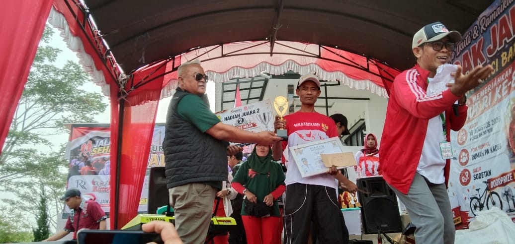 Jelang HUT RI ke-81, Desa Bojongkunci Gelar Jalan Sehat, Hadiah Utama Umrah