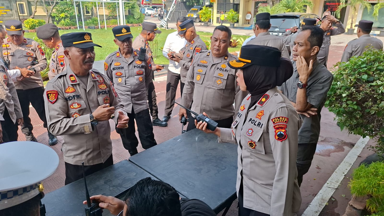 Polres Brebes Gelar Pengecekan Alat Komunikasi Radio HT untuk Pastikan Kesiapan Personel