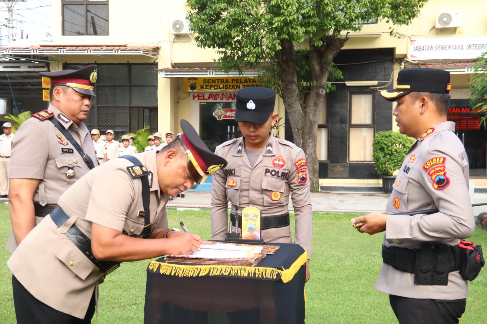 Polres Brebes Gelar Sertijab Sejumlah PJU dan Kapolsek, Kapolres Tekankan Dedikasi dan Loyalitas