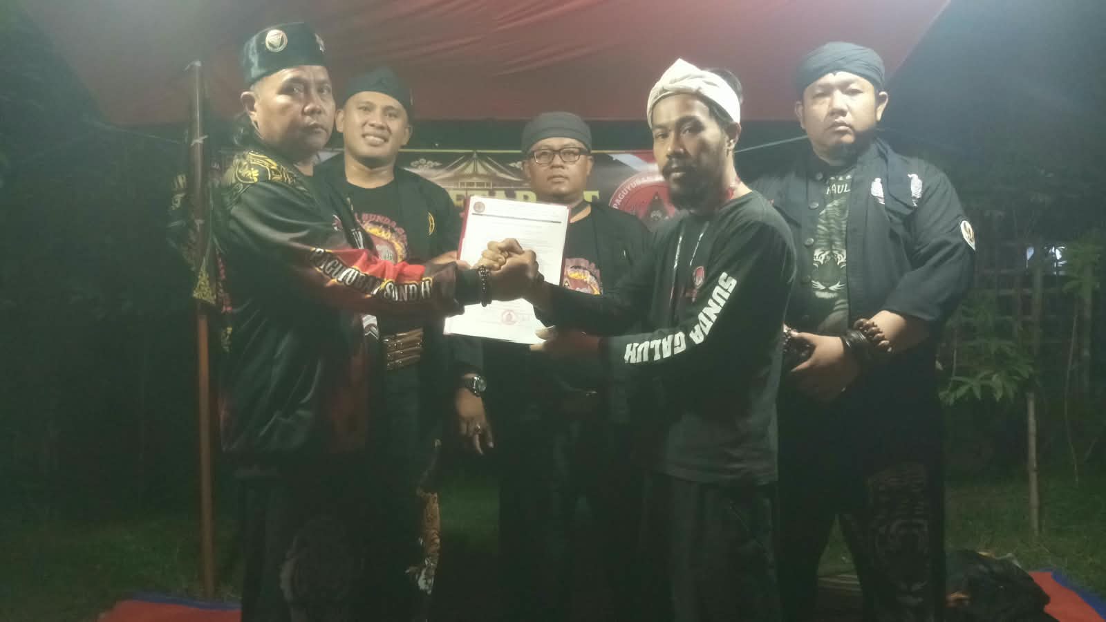 DPP Sunda Galuh Resmi Serahkan SK Kepengurusan DPD Paguyuban Sunda Galuh