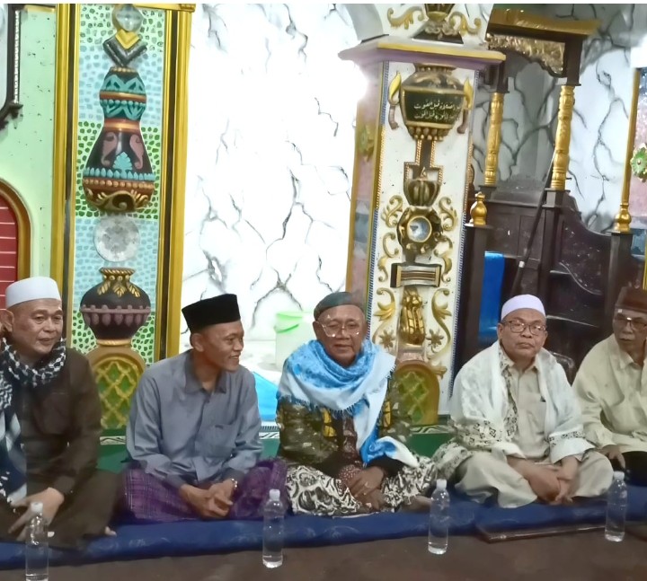 Keluarga Besar Abuya Tohawi Romli Dari Banten Disambut Hangat KH.Ma’dun di Ponpes Kebon Syarif Cibogo 