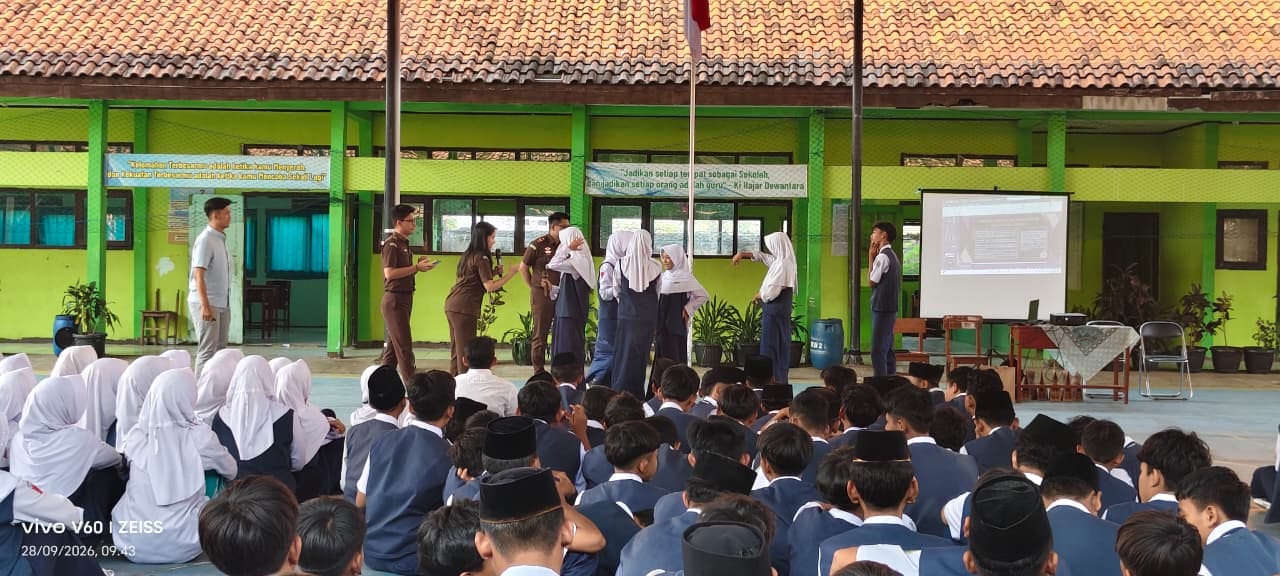 Tim Kejari Indramayu Sambangi MTsN 2 Indramayu Himbau Untuk Cegah Bullying dan Kenakalan Remaja