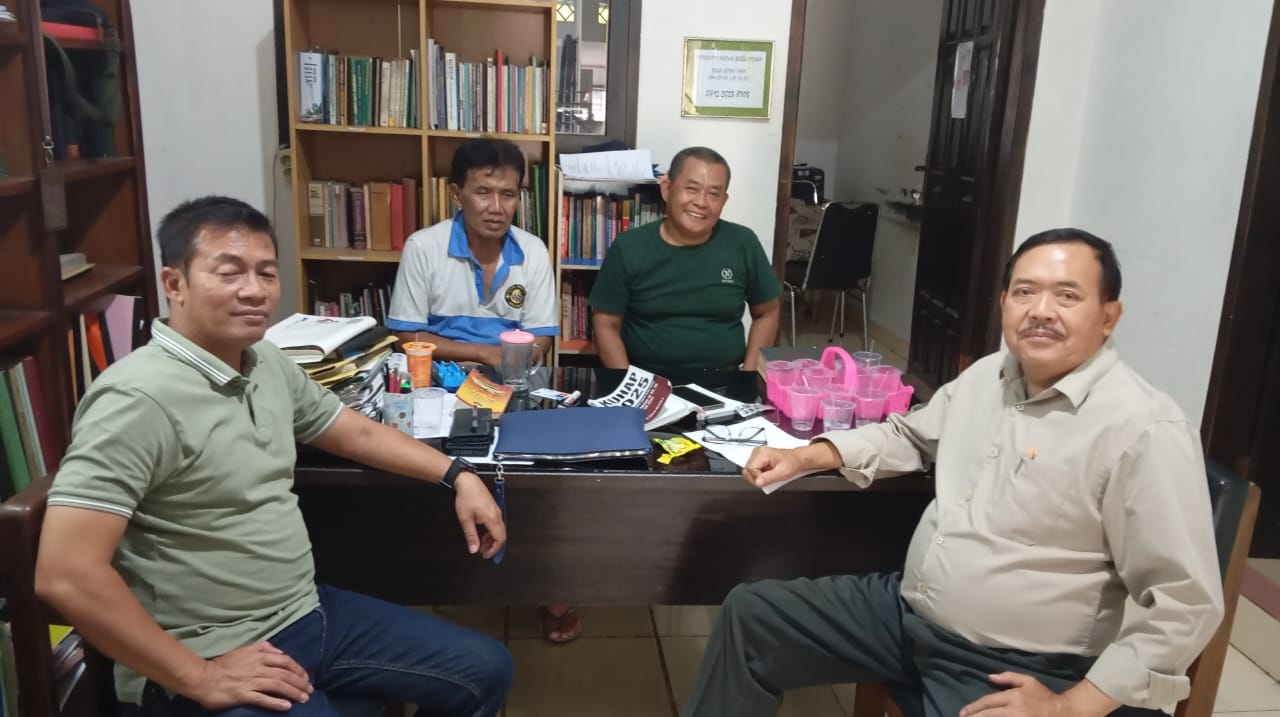 TUNTUTAN GANTI KERUGIAN (TGR) TIDAK SECARA OTOMATIS MENGAHPUS PERTANGGUNGJAWABAN PIDANA HARUSNYA KEJAKSAAN KUNINGAN TIDAK MENGULUR - ULUR WAKTU DALAM MEMBONGKAR KASUS KORUPSI TUNJANGAN KEUANGAN DPRD