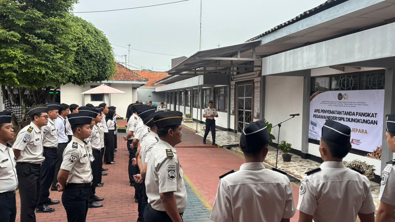 Penyematan Tanda Pangkat, Rutan Jepara Teguhkan Profesionalisme dan Dedikasi Pegawai