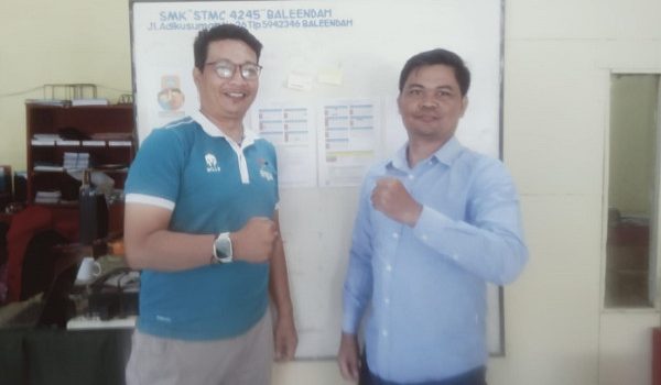 Deni Hidayat Spd,. Bersama kepala Sekolah SMP-SMK STMC 4245