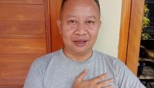 Uha Juhana, Ketua LSM Frontal